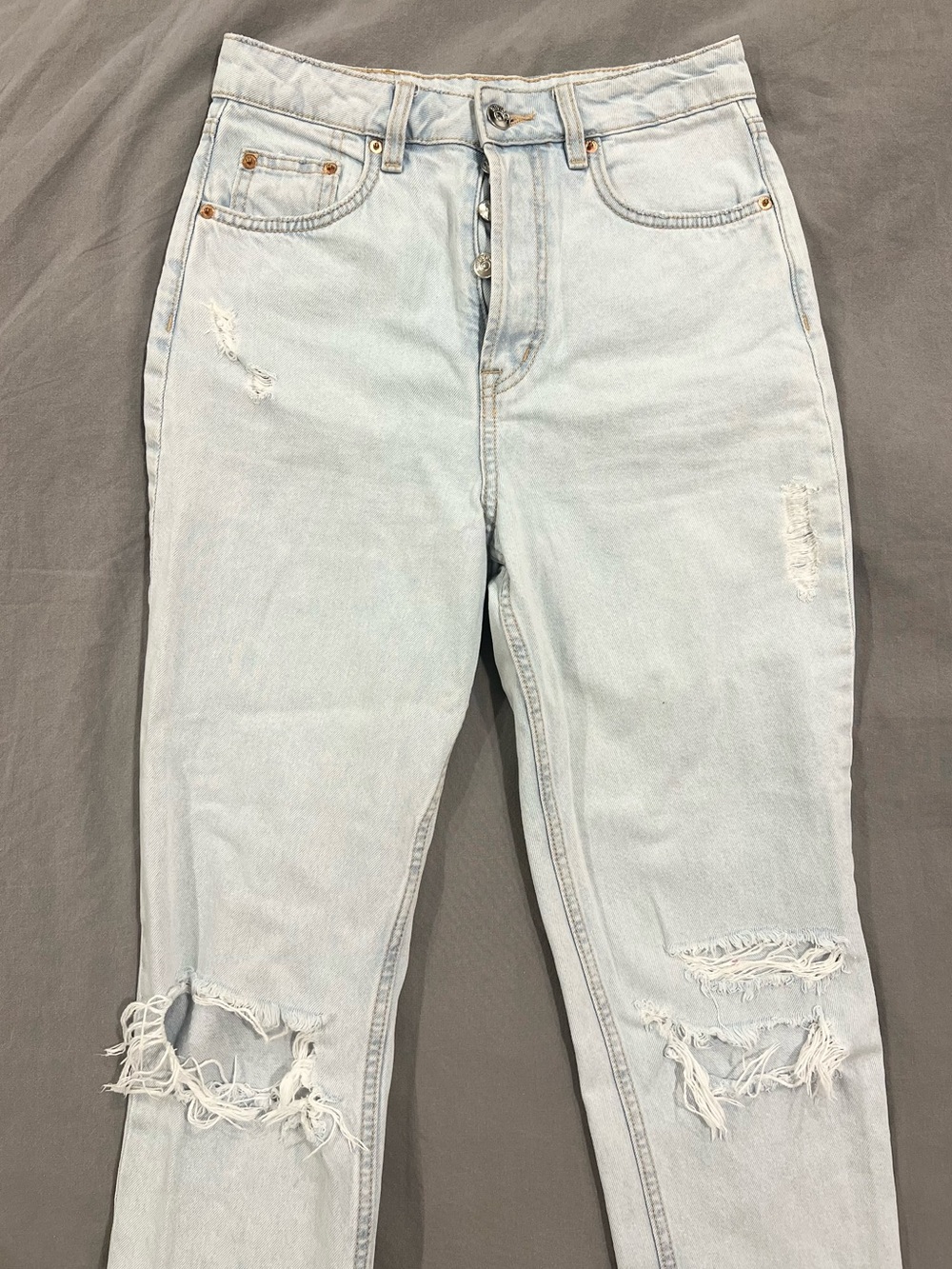 H&M Light Blue Distressed Women’s Jeans